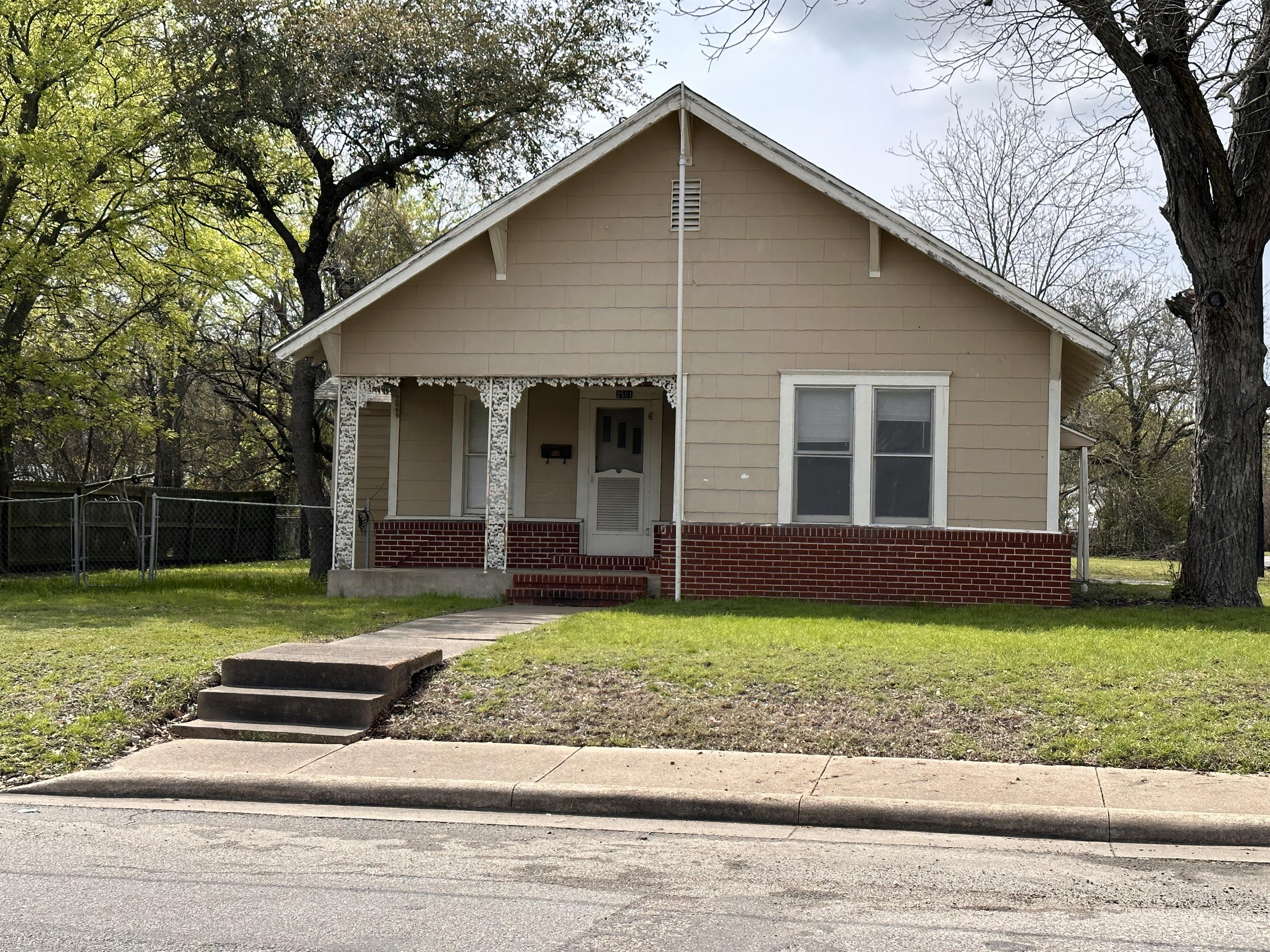 Monroe St 2501