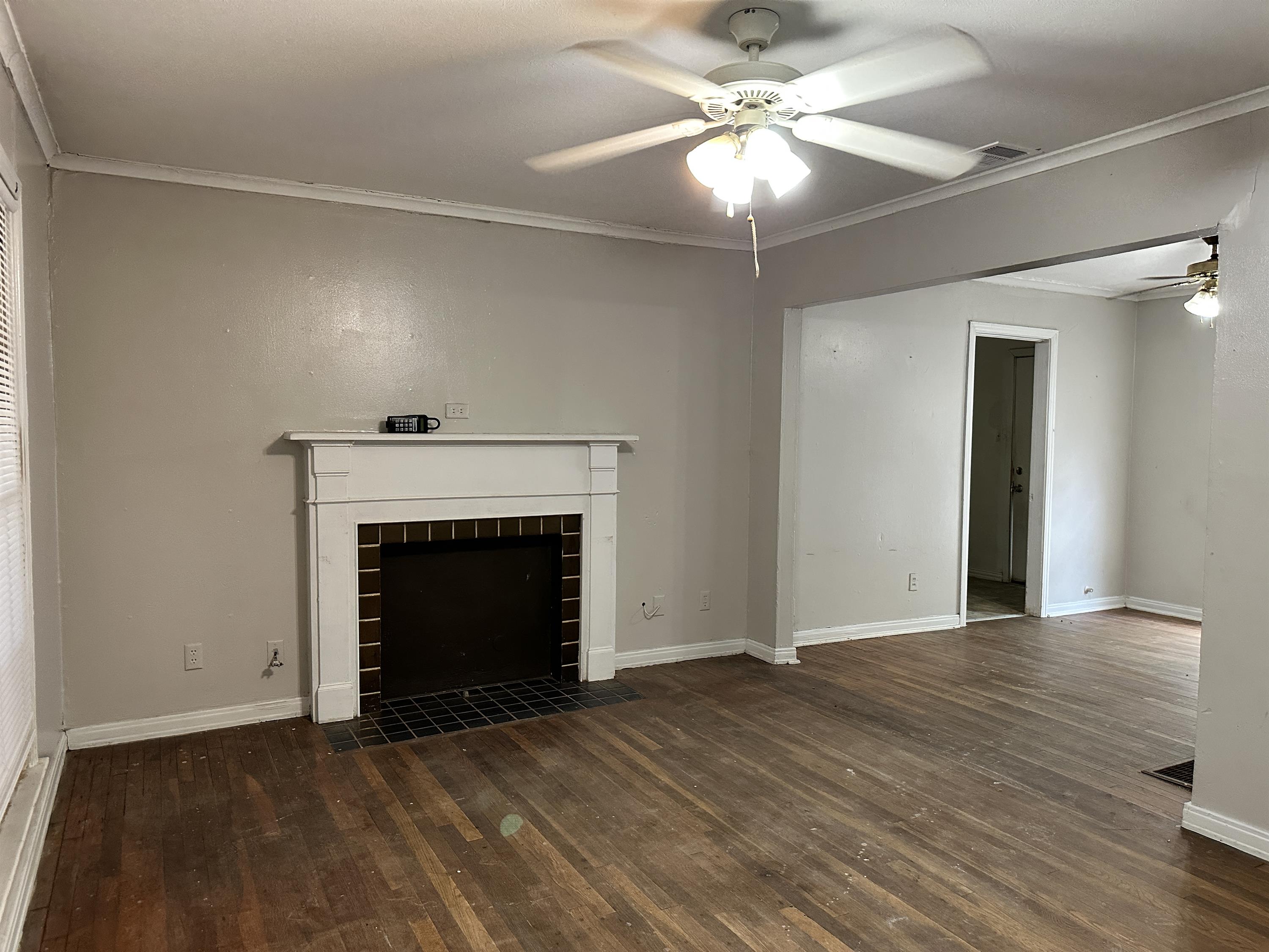 1012 Pecan